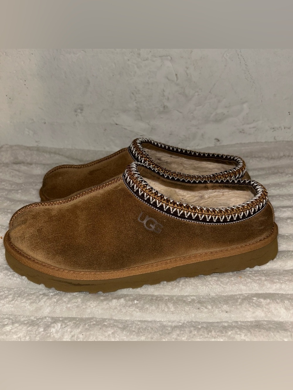 UGG Men's Chestnuty tazmen Suede Slip-On Clog - Picture 3 of 9
